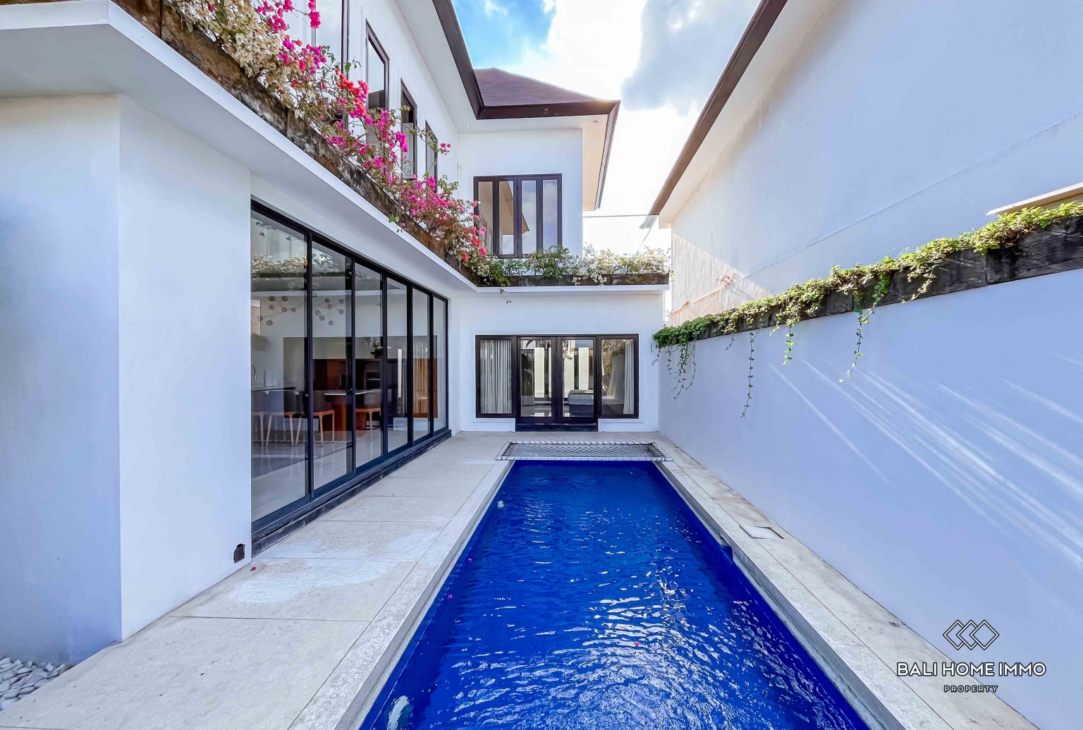 COZY 2 BEDROOMS VILLA FOR YEARLY RENTAL IN JIMBARAN view 3
