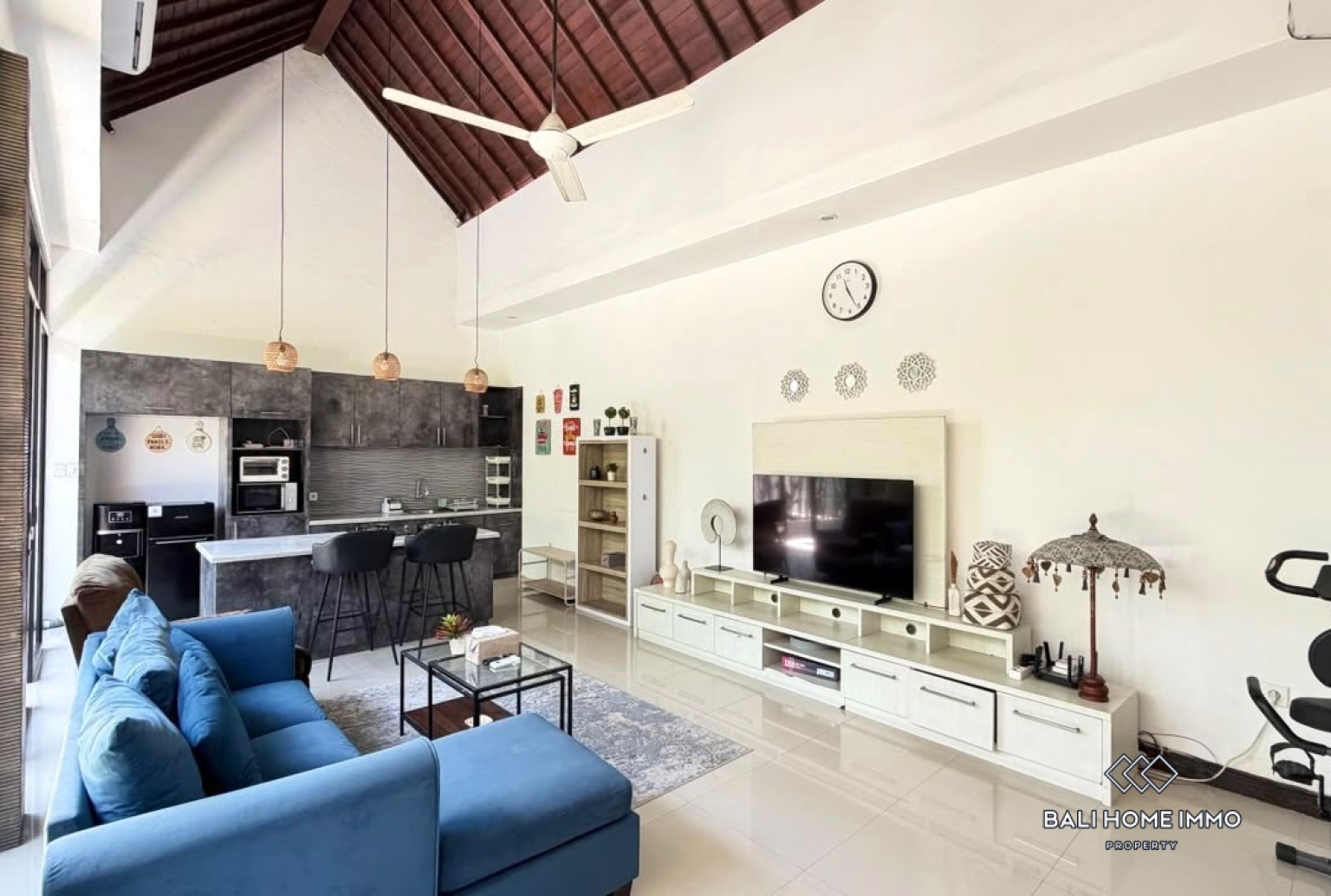 Cozy 3 Bedroom Villa for Monthly and Yearly Rental in Bali Seminyak view 5