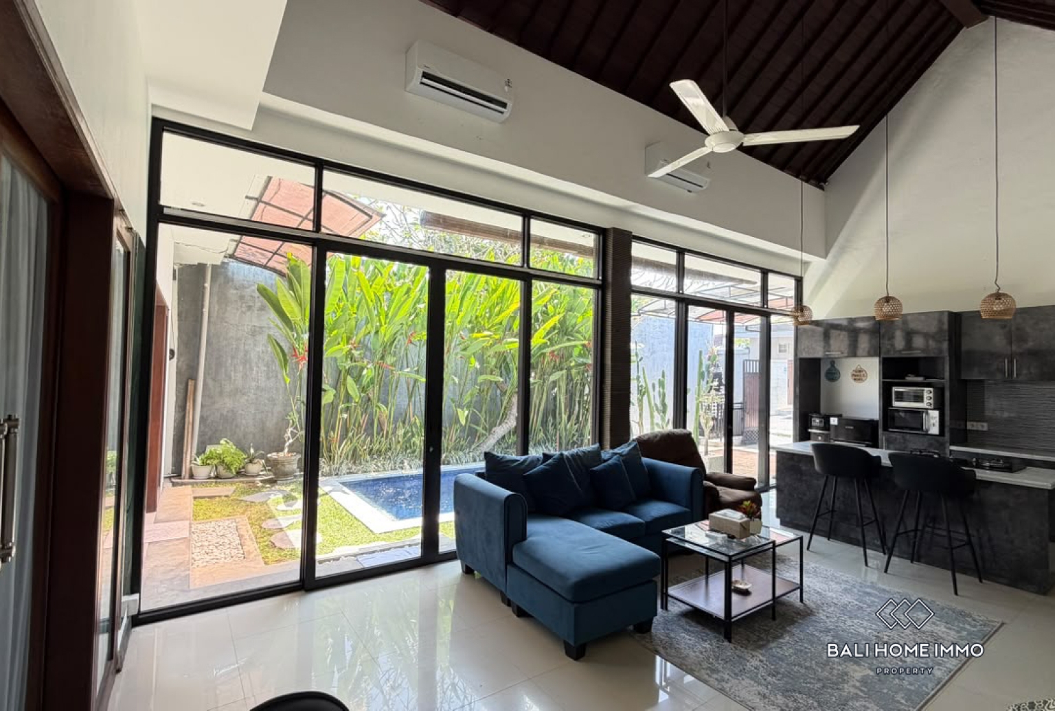 Cozy 3 Bedroom Villa for Monthly and Yearly Rental in Bali Seminyak view 3