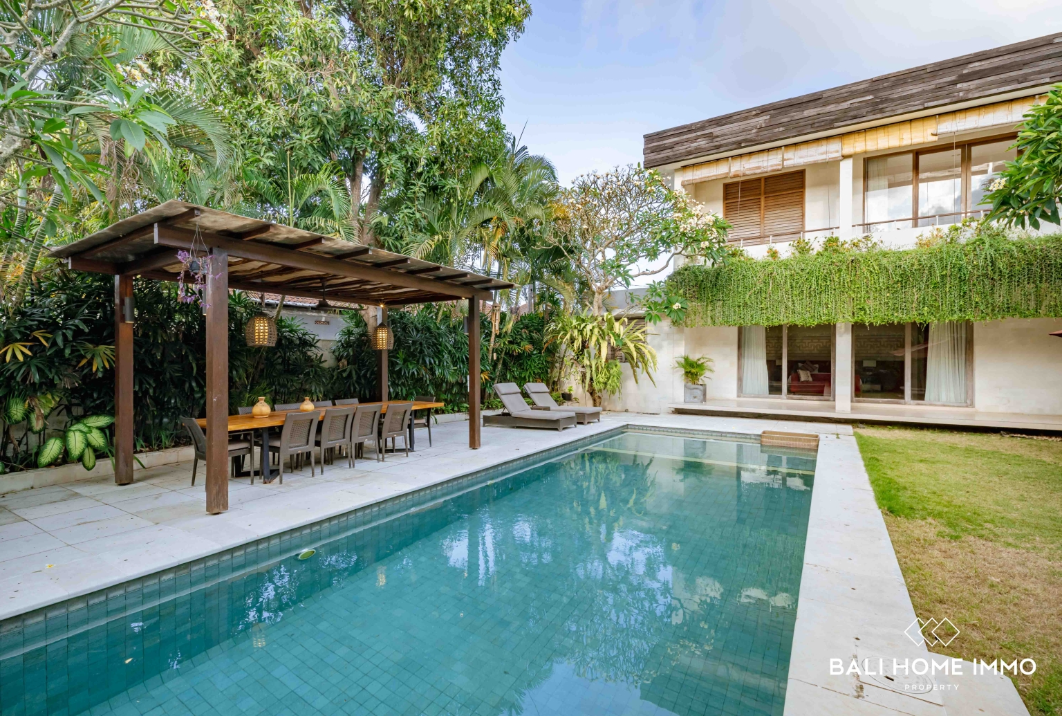 Cozy 5 Bedroom Villa for Sale in Jimbaran view 5