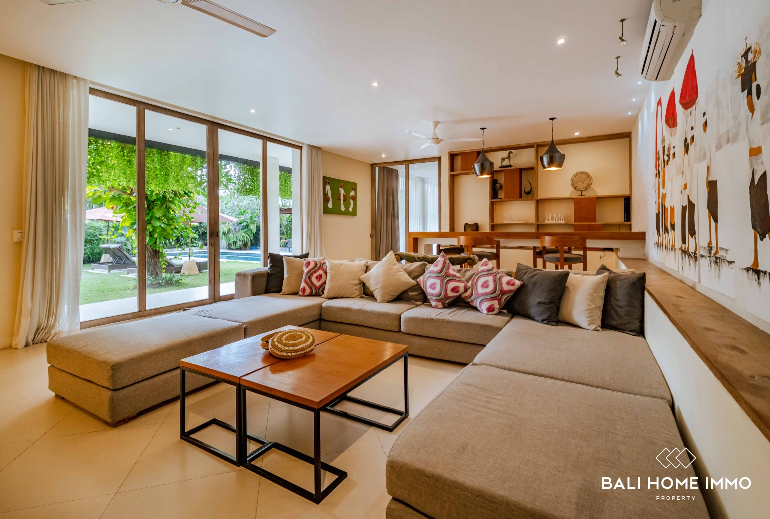 Cozy 5 Bedroom Villa for Sale in Jimbaran view 7