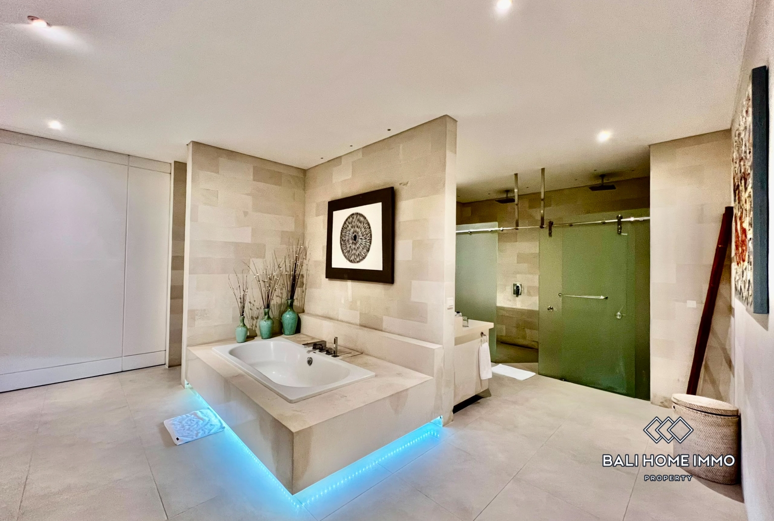 Cozy 5 Bedroom Villa for Sale in Jimbaran view 10