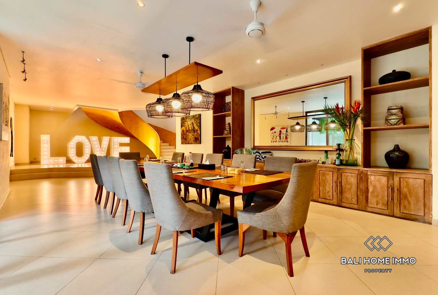 Cozy 5 Bedroom Villa for Sale in Jimbaran view 5