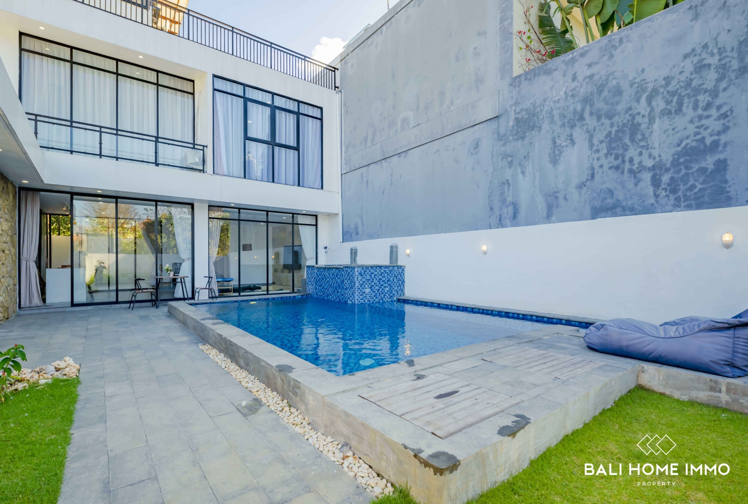 VILLA CONFORTABLE ET MAGNIFIQUE DE 3 CHAMBRES POUR LOCATION MENSUELLE ET ANNUELLE À BALI UNGASAN view 3