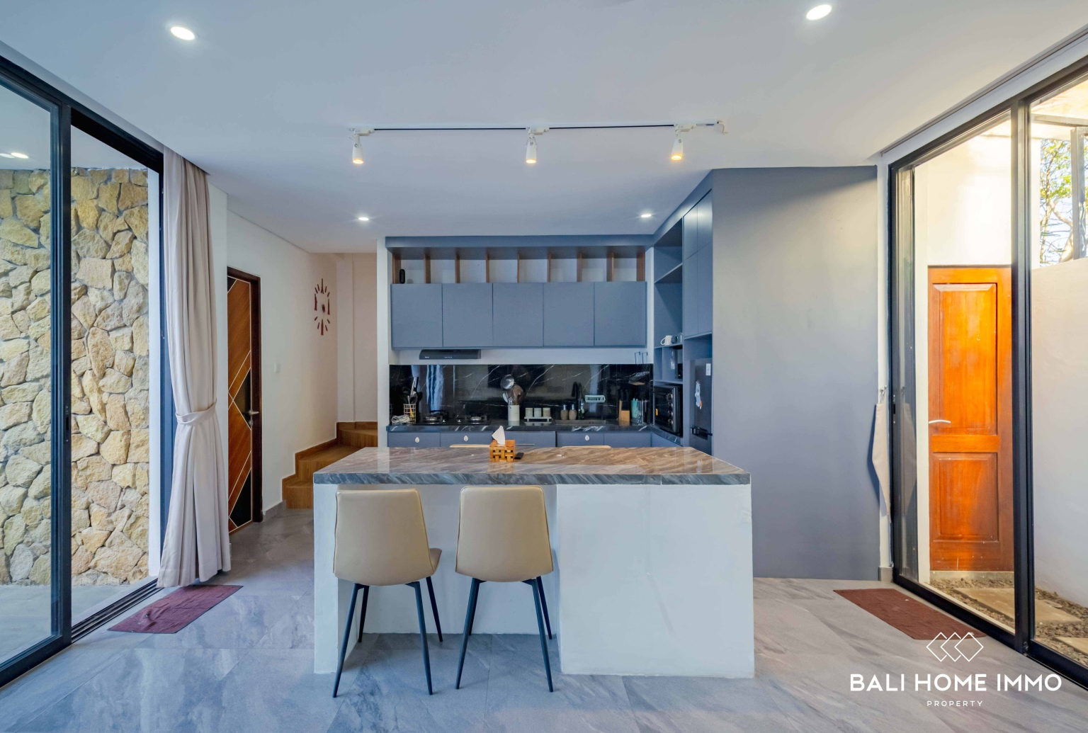 VILLA CONFORTABLE ET MAGNIFIQUE DE 3 CHAMBRES POUR LOCATION MENSUELLE ET ANNUELLE À BALI UNGASAN view 8