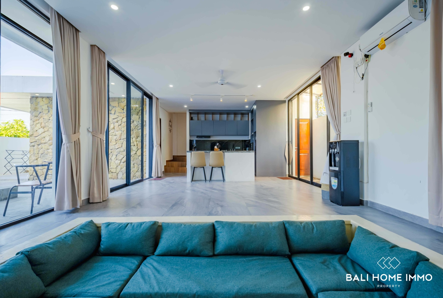 VILLA CONFORTABLE ET MAGNIFIQUE DE 3 CHAMBRES POUR LOCATION MENSUELLE ET ANNUELLE À BALI UNGASAN view 5
