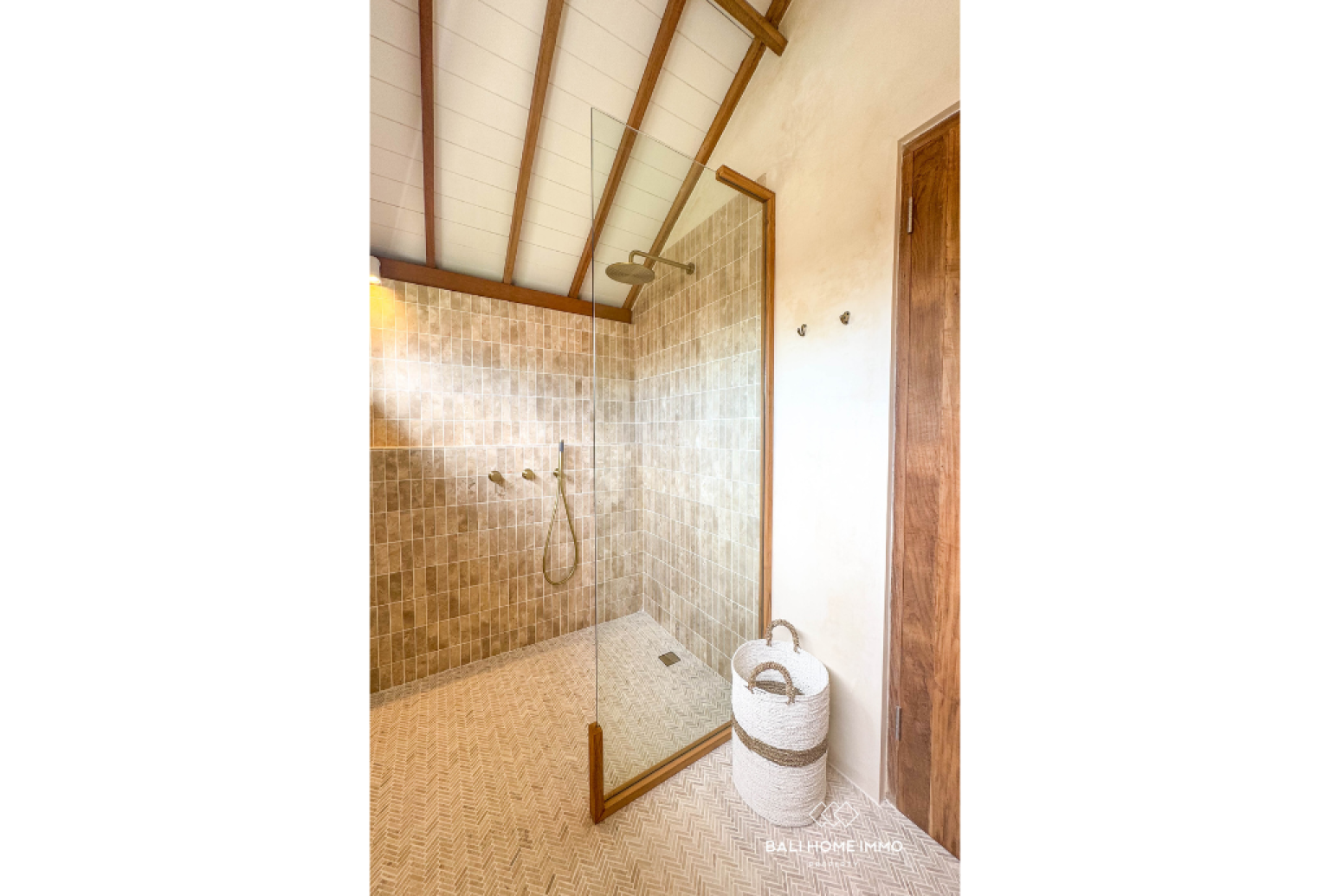 Designer-Refined 1 bedrooms Villa for sale in North pererenan, Bali view 18