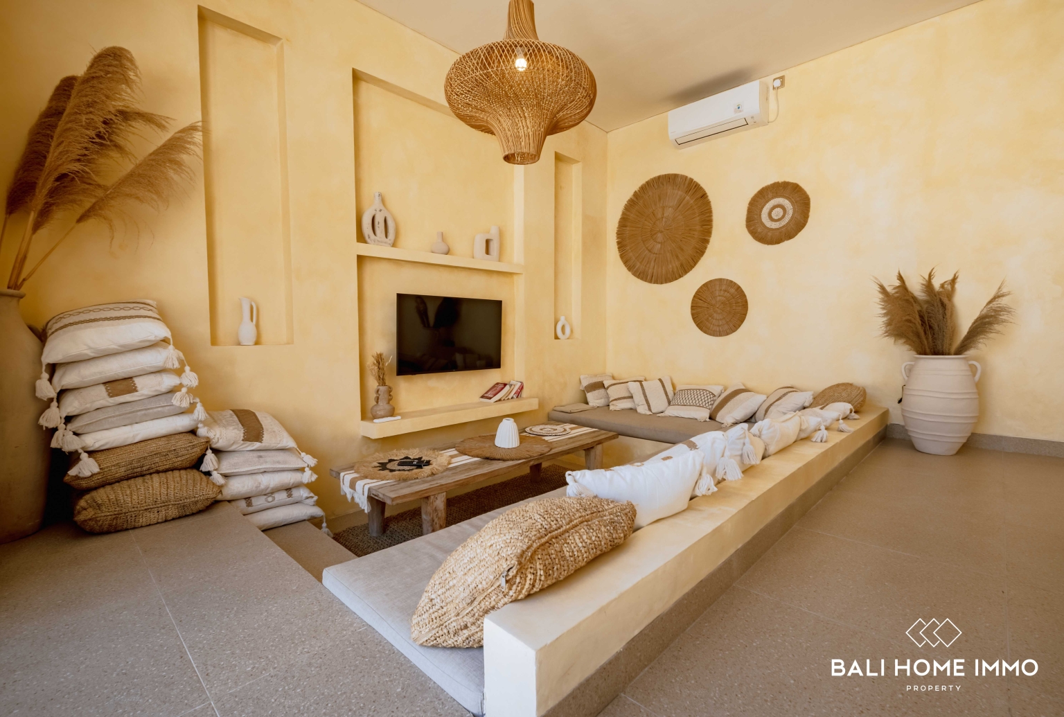Elegant 2 Bedroom Mediterranean Villa for Sale Near Balangan Beach view 9