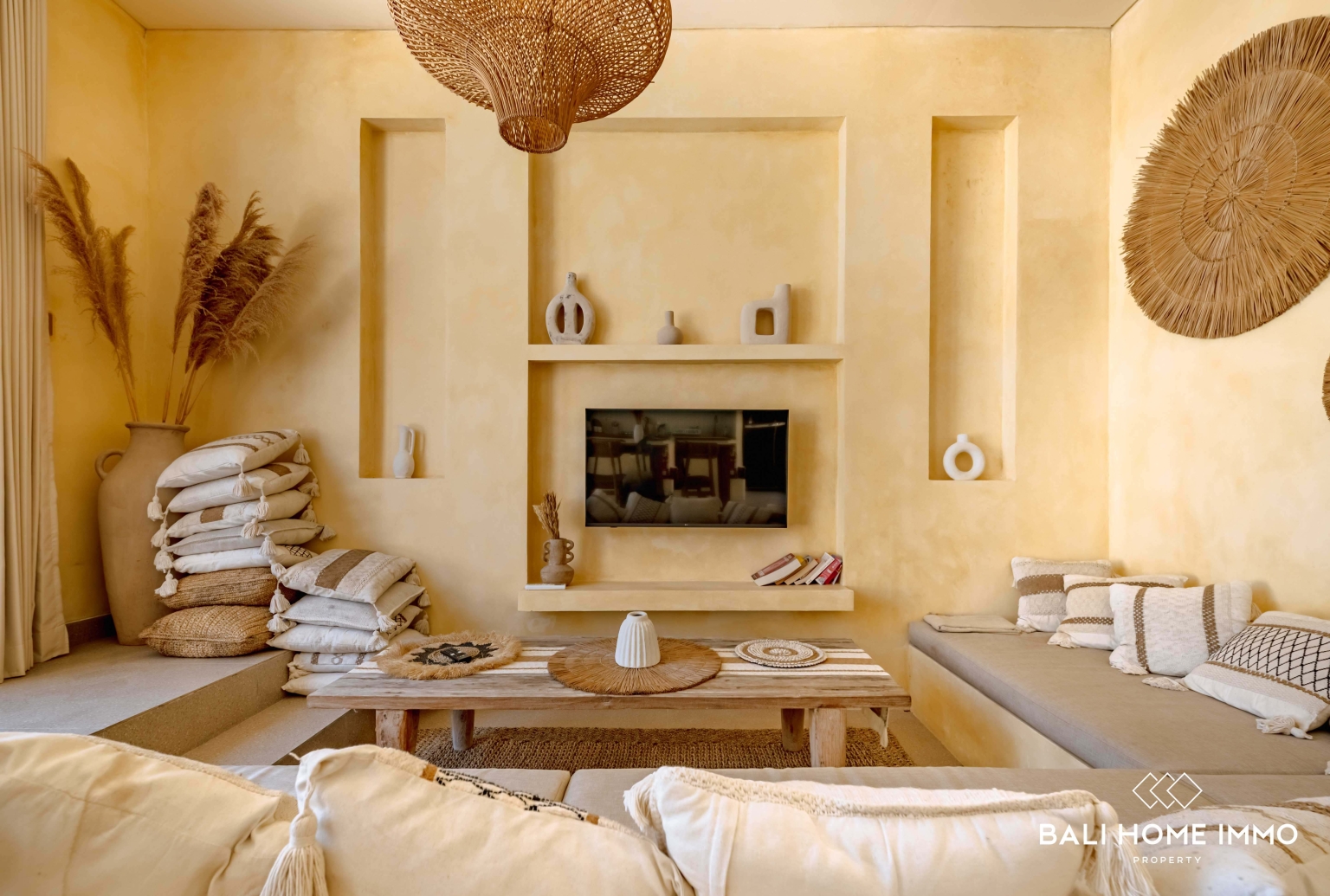 Elegant 2 Bedroom Mediterranean Villa for Sale Near Balangan Beach view 10