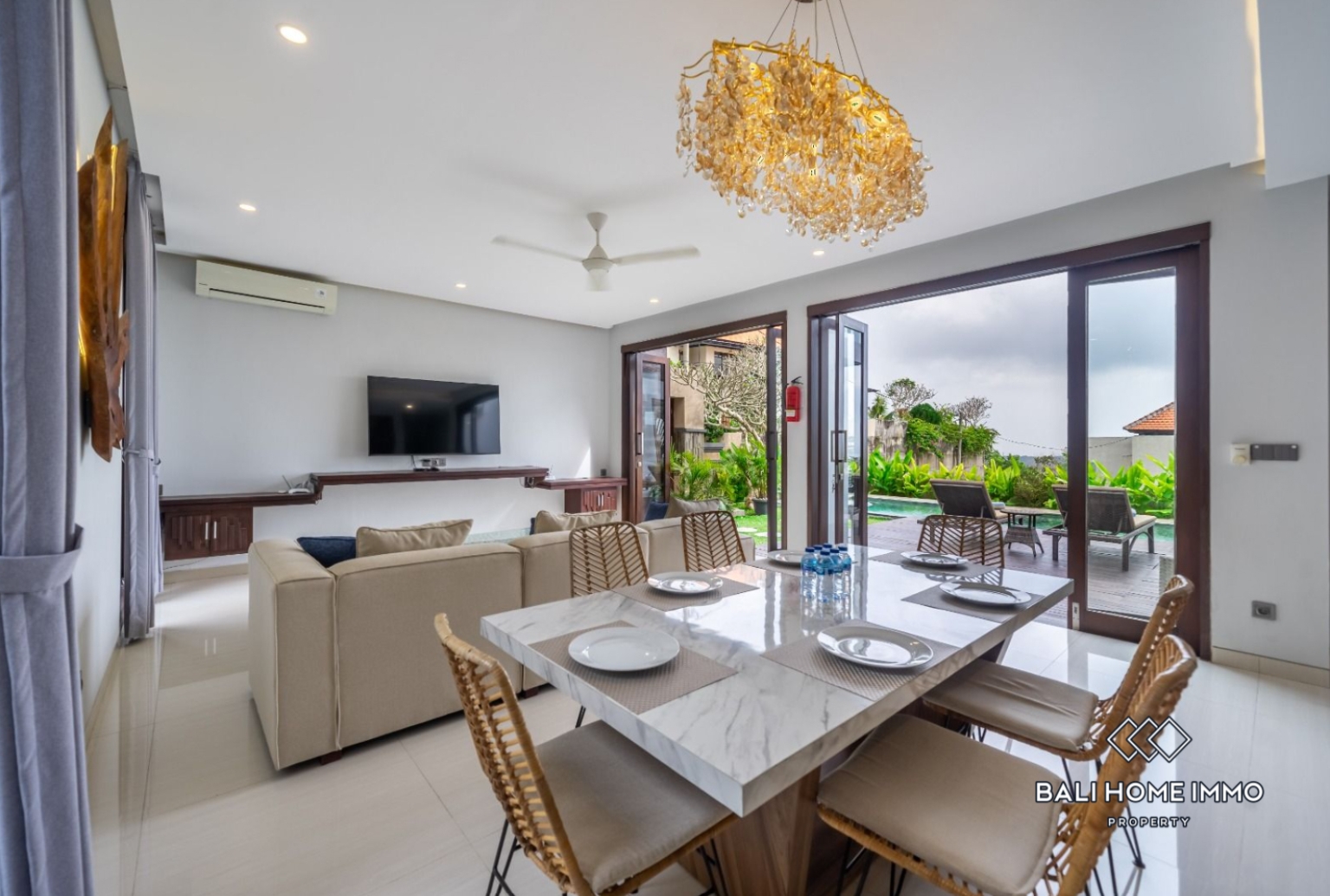 Elegant 3 Bedroom Ocean View Villa for Sale and Rent in Ungasan view 6