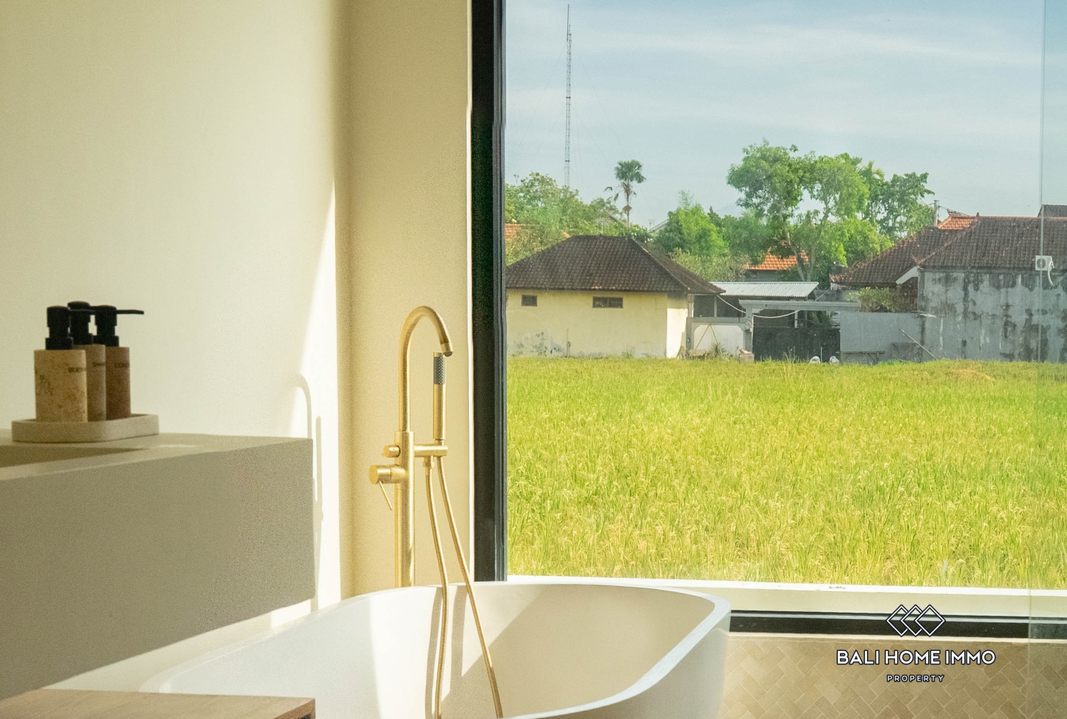 Elegant 3-Bedroom Villa for Sale with Rice Field Views in Kedampang, Kerobokan view 11
