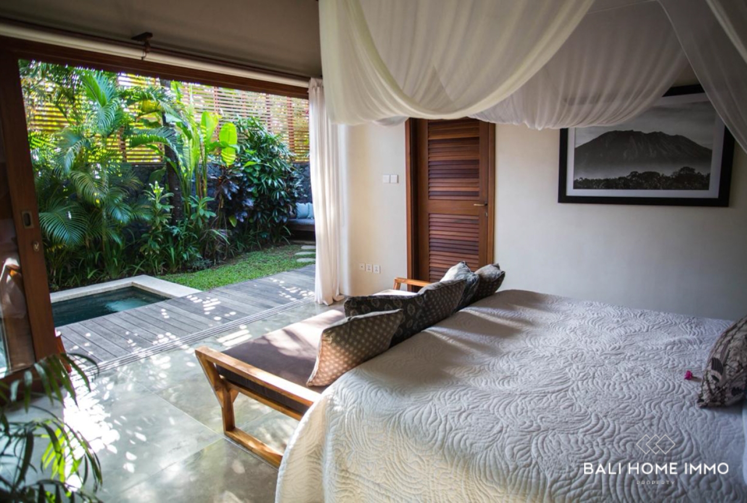 Élégante villa de 4 chambres avec jardin tropical à vendre à Bingin view 15
