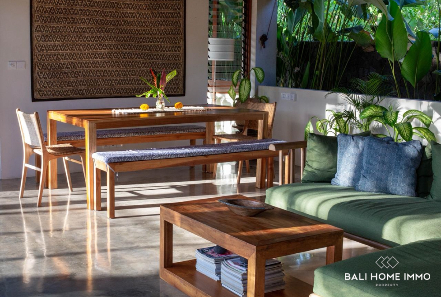 Élégante villa de 4 chambres avec jardin tropical à vendre à Bingin view 8