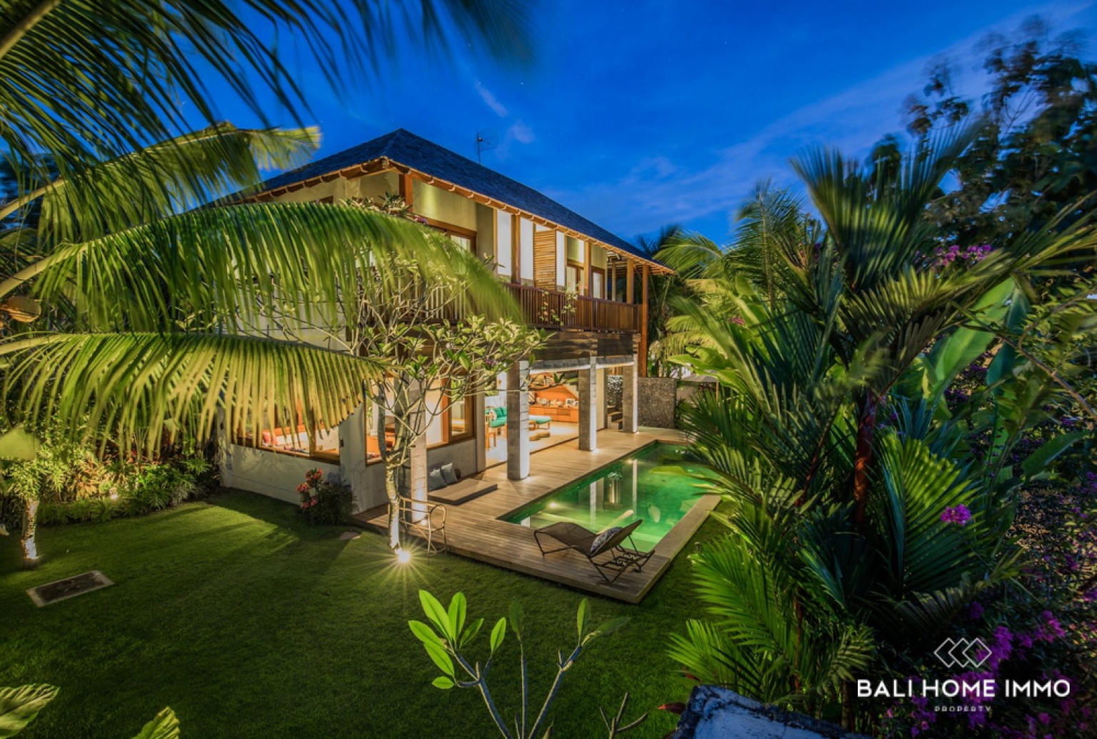 Élégante villa de 4 chambres avec jardin tropical à vendre à Bingin view 2