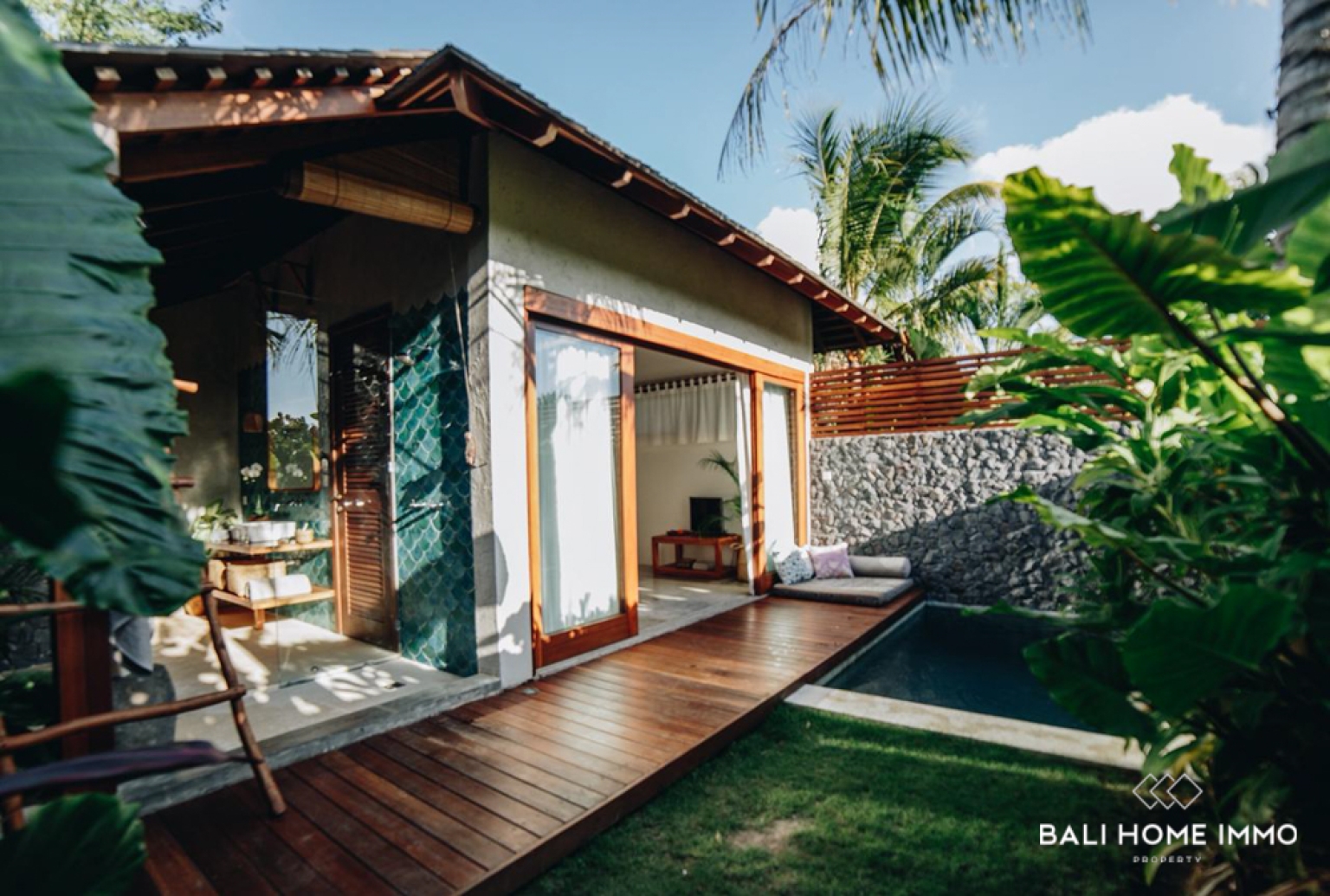 Élégante villa de 4 chambres avec jardin tropical à vendre à Bingin view 26