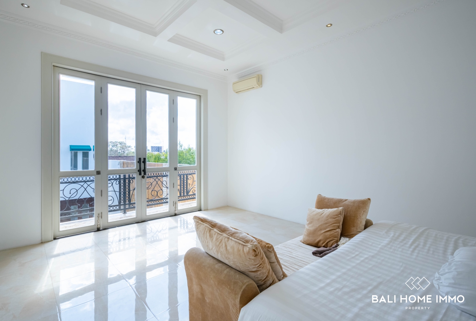 Elegant 5 Bedroom Villa with Ocean View Rooftop for Sale near Pecatu view 12