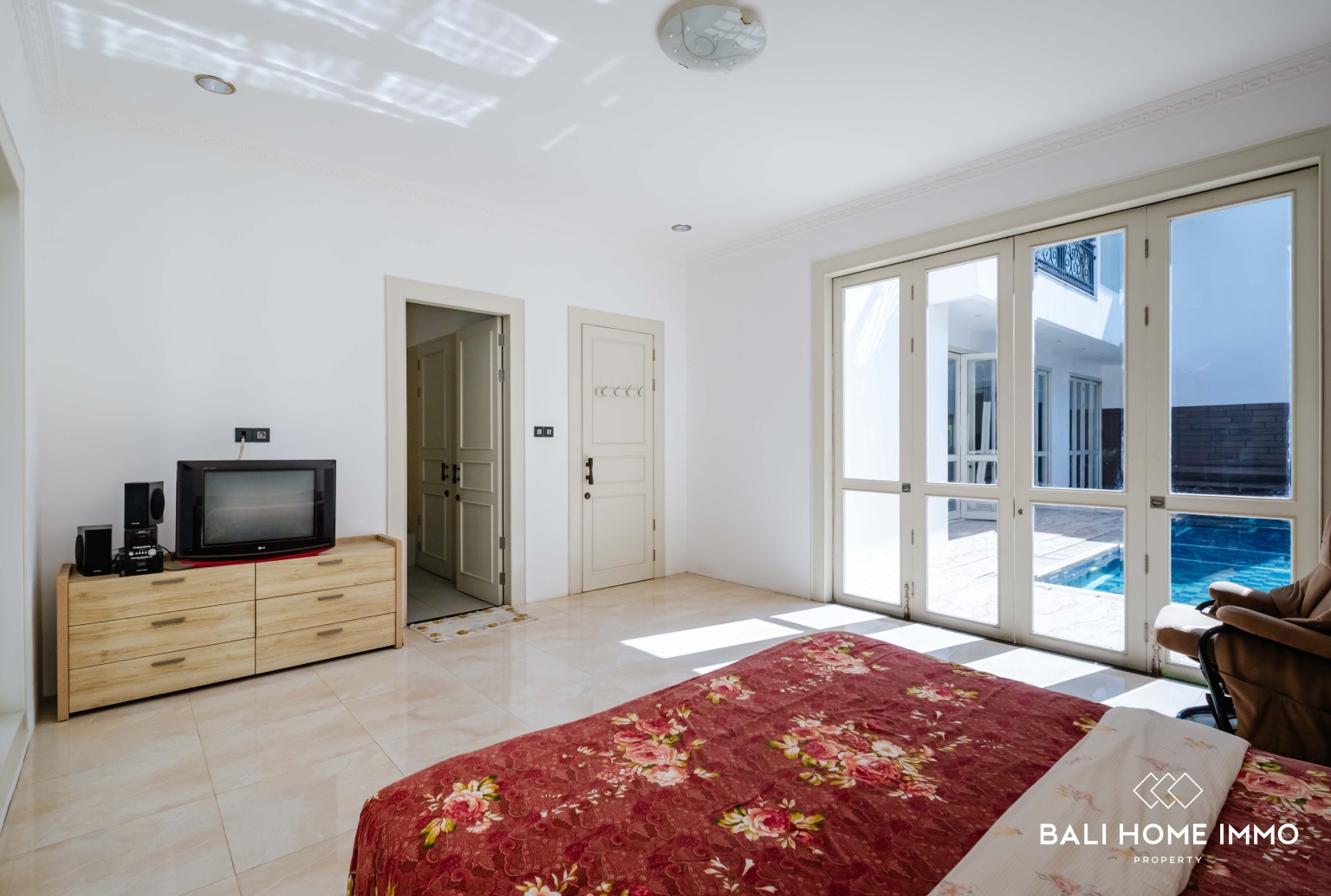 Elegant 5 Bedroom Villa with Ocean View Rooftop for Sale near Pecatu view 18