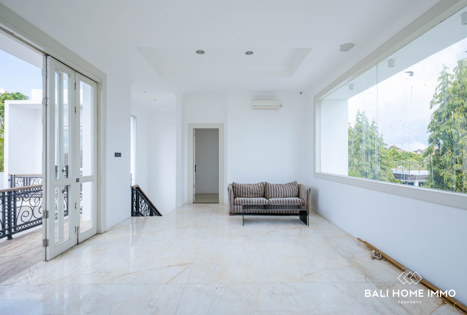 Elegant 5 Bedroom Villa with Ocean View Rooftop for Sale near Pecatu view 21