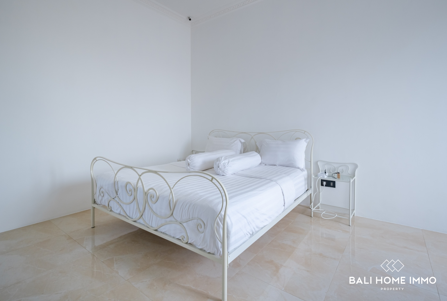 Elegant 5 Bedroom Villa with Ocean View Rooftop for Sale near Pecatu view 14