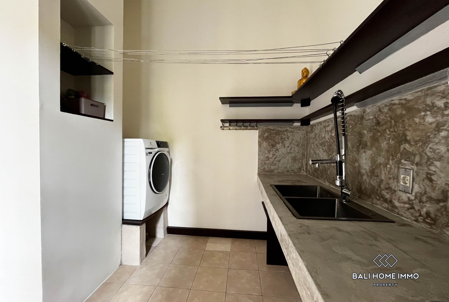 Exclusive 4 Bedroom Family Villa for Sale in Jimbaran view 32
