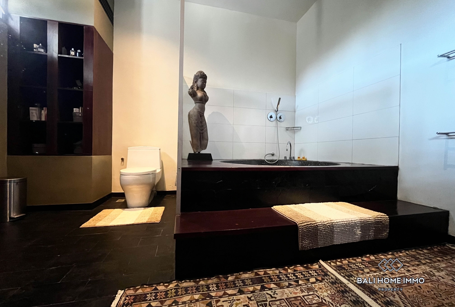 Exclusive 4 Bedroom Family Villa for Sale in Jimbaran view 29