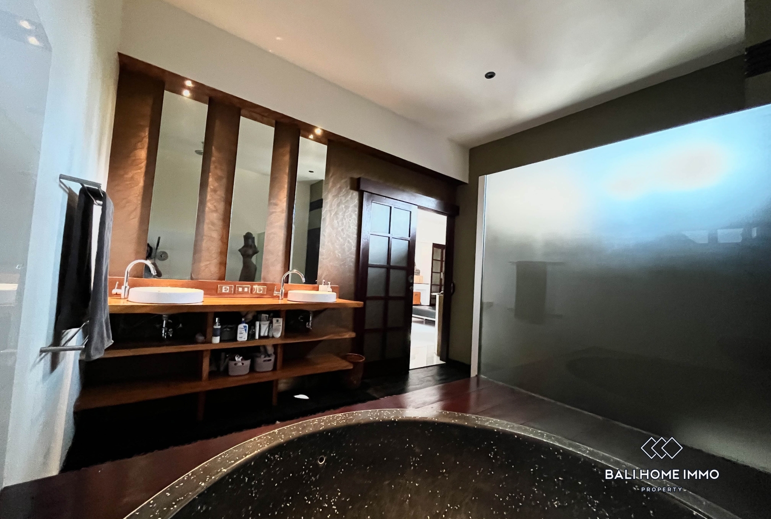 Exclusive 4 Bedroom Family Villa for Sale in Jimbaran view 30