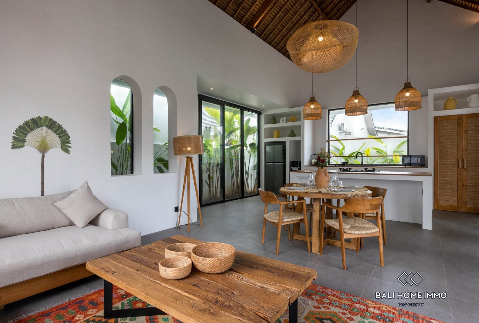 Exquisite 2-Bedroom Tropical Luxury Villa For Sale in Pejeng Kawan view 4
