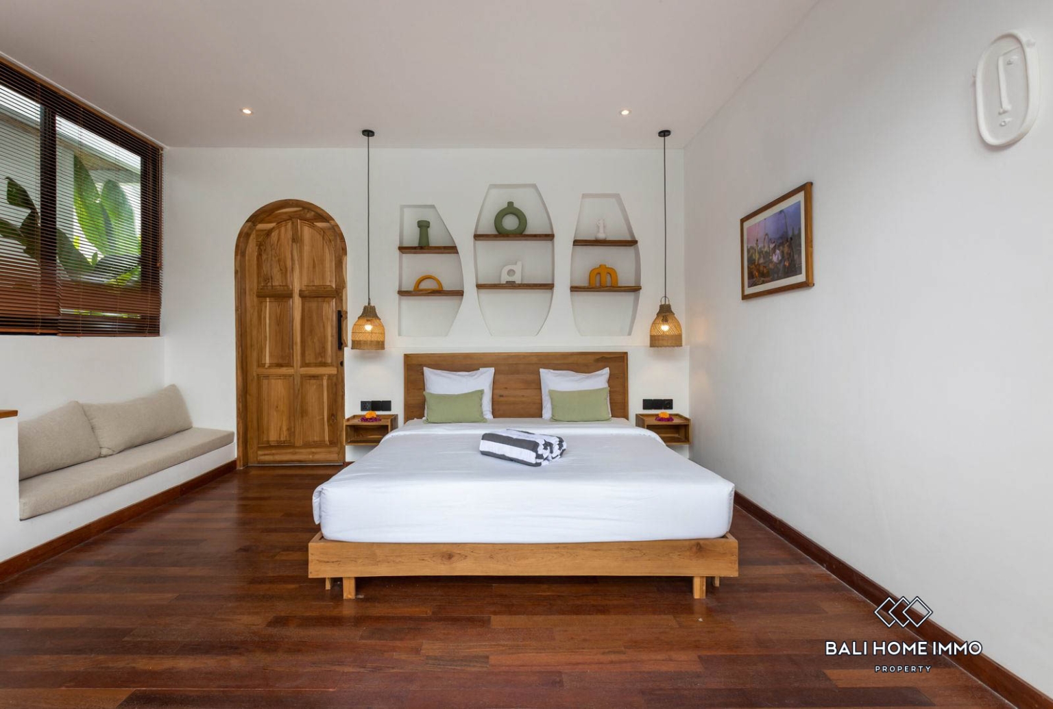 Exquisite 2-Bedroom Tropical Luxury Villa For Sale in Pejeng Kawan view 8