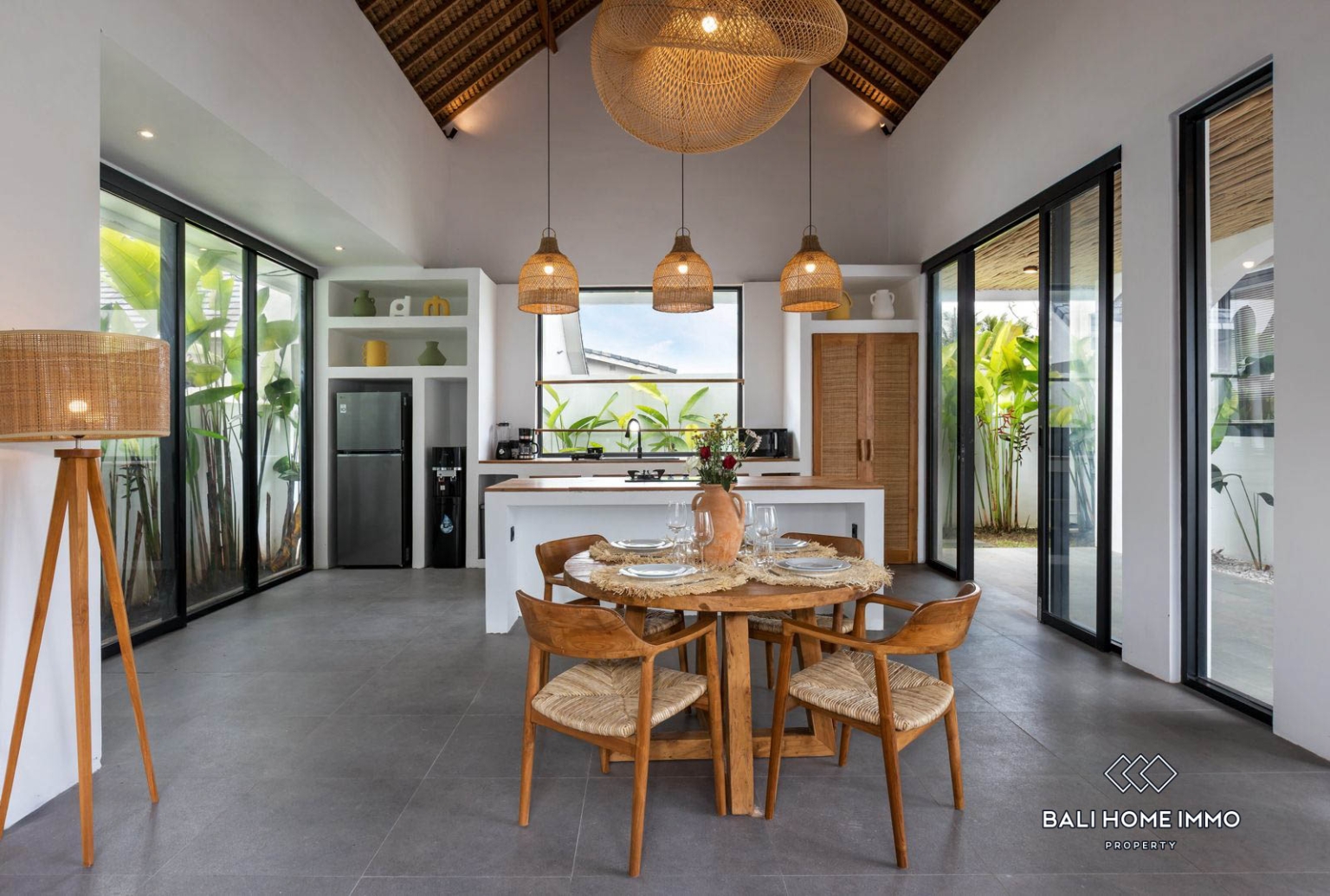 Exquisite 2-Bedroom Tropical Luxury Villa For Sale in Pejeng Kawan view 5