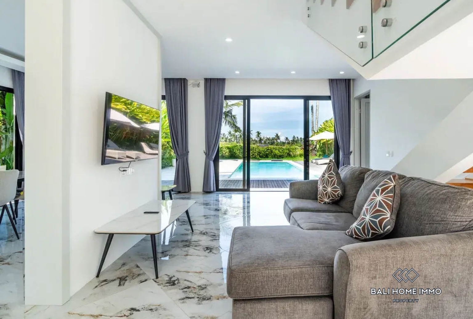 Magnifique villa moderne de 3 chambres avec vue panoramique sur les rizières à vendre à Ubud view 3