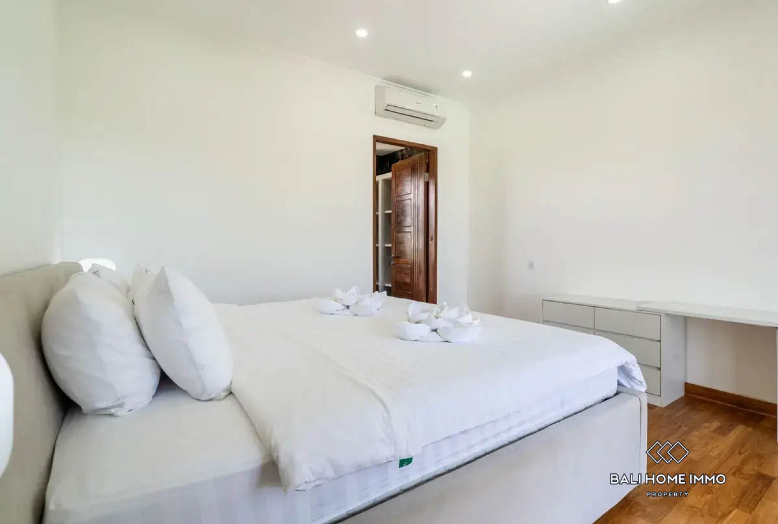 Magnifique villa moderne de 3 chambres avec vue panoramique sur les rizières à vendre à Ubud view 10