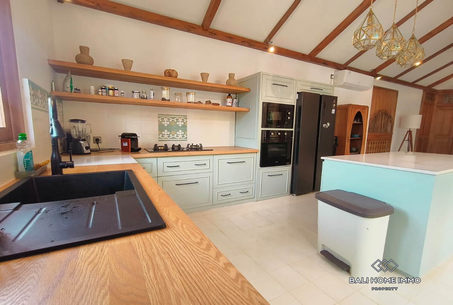 Exquisite 3-Bedroom Spacious villa for sale in Mawang Kelod, Lodtunduh view 9