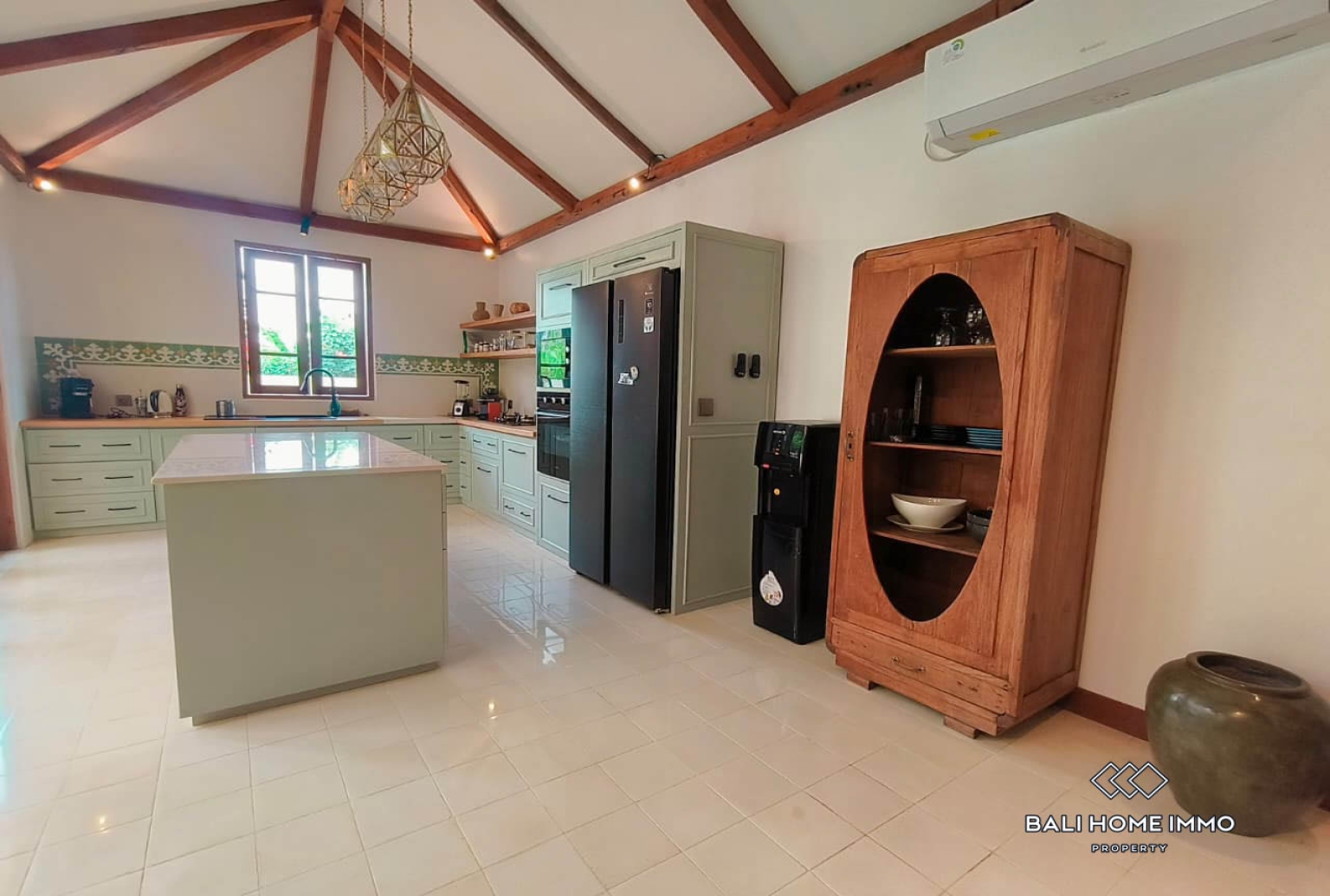 Exquisite 3-Bedroom Spacious villa for sale in Mawang Kelod, Lodtunduh view 8