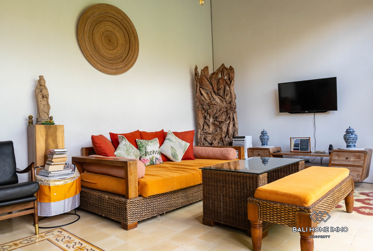Exquisite 3-Bedroom villa for rent in Nyuh Kuning Ubud view 3
