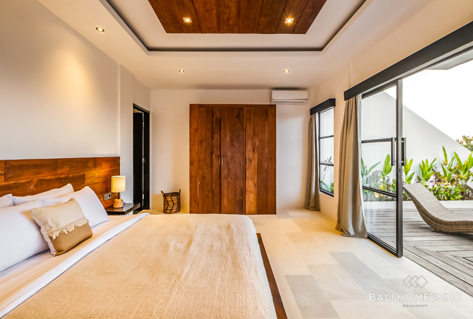 EXQUISITE 3 BEDROOM WITH OCEAN VIEW VILLA FOR SALE LEASEHOLD IN BINGIN view 15