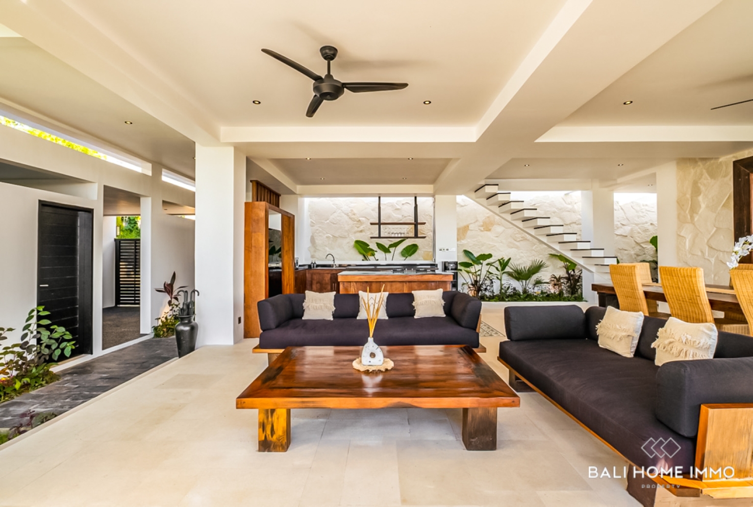 EXQUISITE 3 BEDROOM WITH OCEAN VIEW VILLA FOR SALE LEASEHOLD IN BINGIN view 6
