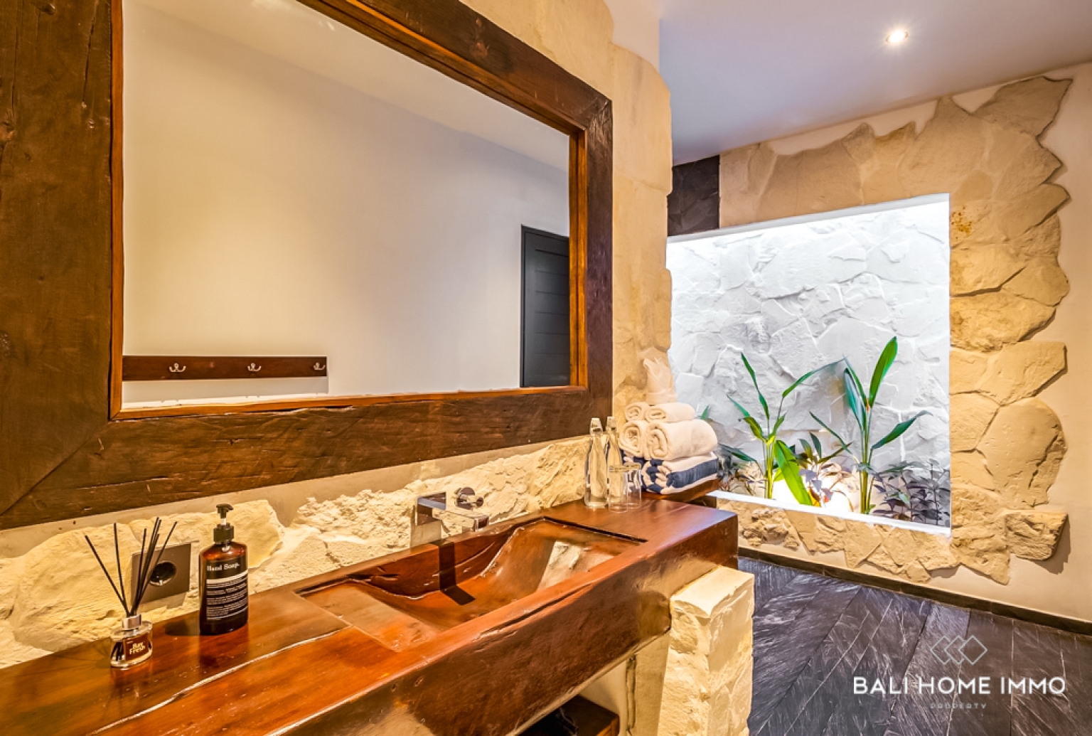 EXQUISITE 3 BEDROOM WITH OCEAN VIEW VILLA FOR SALE LEASEHOLD IN BINGIN view 19
