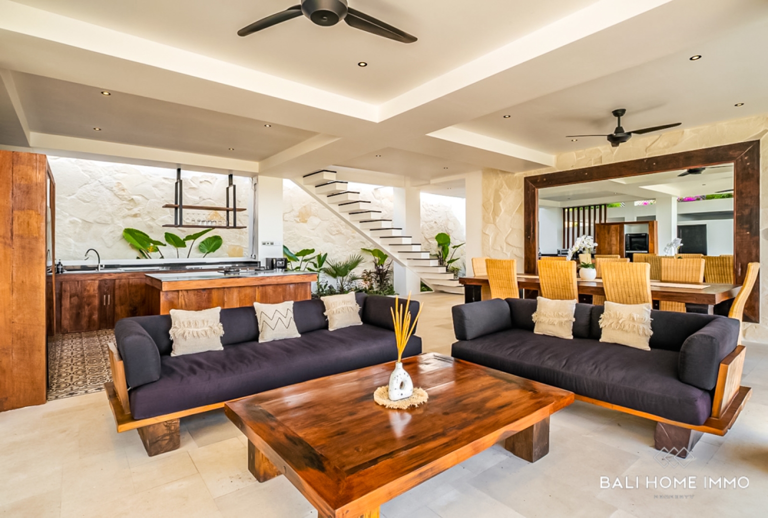 EXQUISITE 3 BEDROOM WITH OCEAN VIEW VILLA FOR SALE LEASEHOLD IN BINGIN view 5