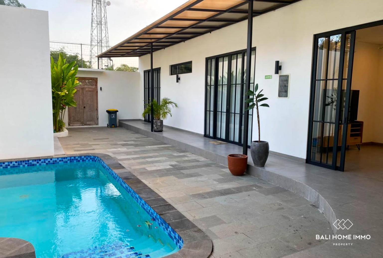 FAMILY 3 BEDROOM VILLA FOR SALE LEASEHOLD IN KABA KABA view 2