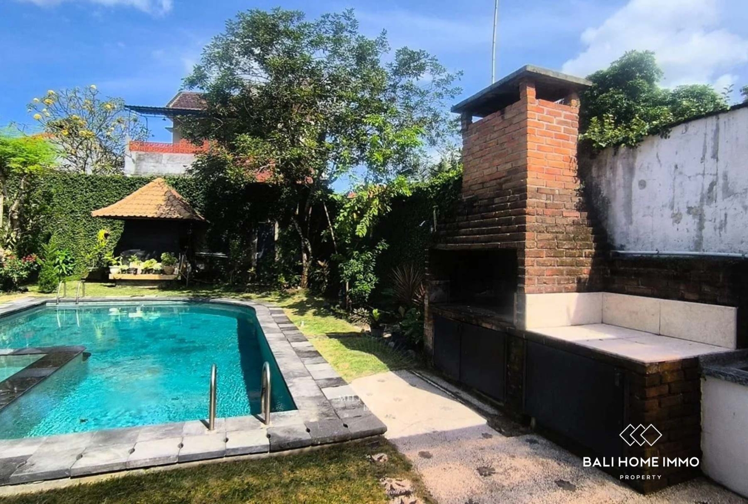 Family Style 4 Bedroom Villa for Freehold Sale in Kerobokan Bali view 13