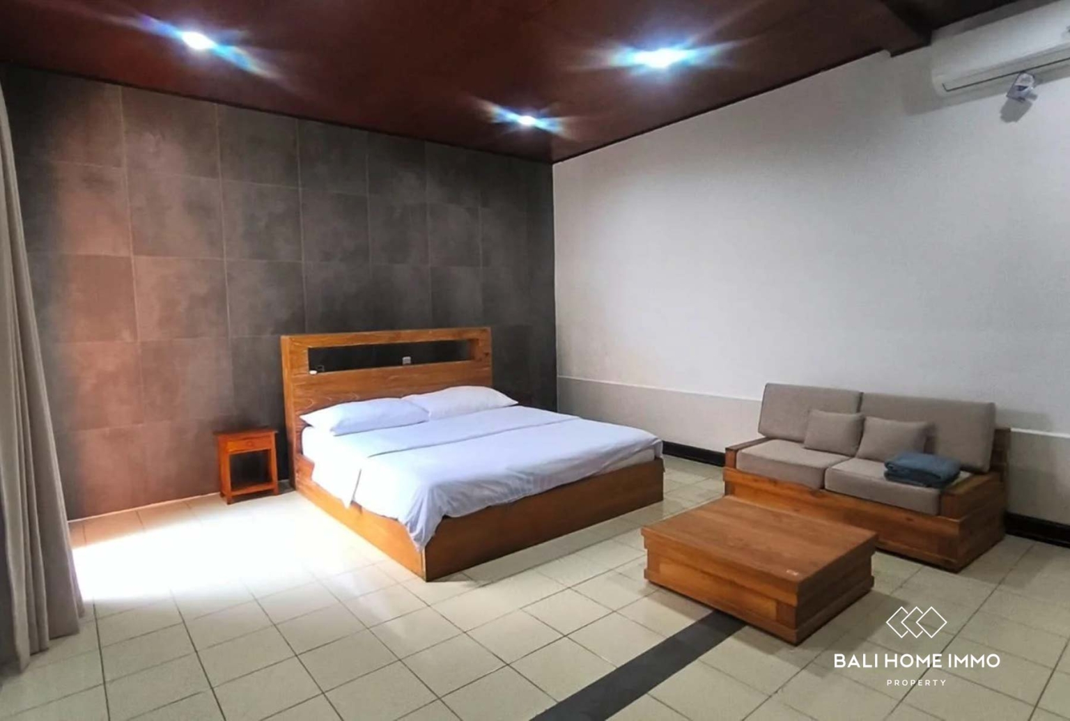 Family Style 4 Bedroom Villa for Freehold Sale in Kerobokan Bali view 7