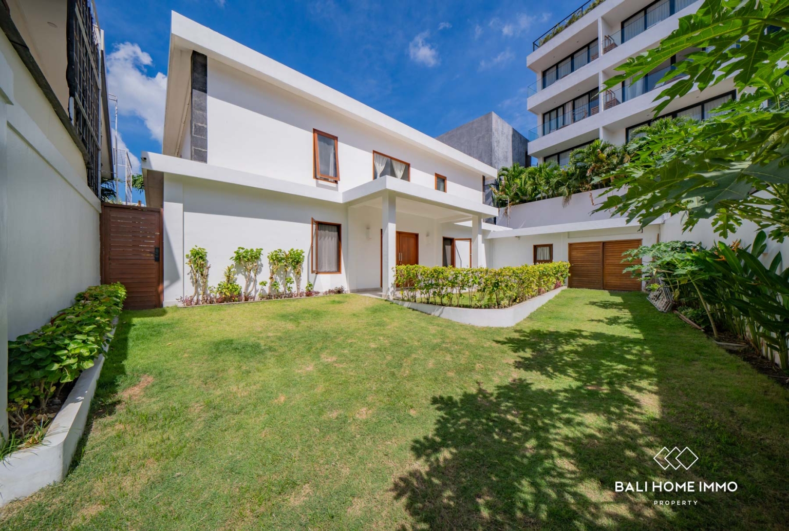 Villa Bergaya Keluarga dengan 4 Kamar untuk Dijual dengan Status Hak Sewa di Berawa, Bali view 35