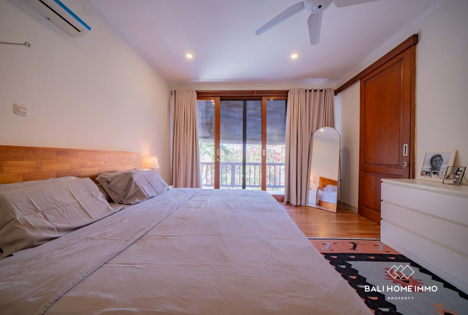 Villa Bergaya Keluarga dengan 4 Kamar untuk Dijual dengan Status Hak Sewa di Berawa, Bali view 18