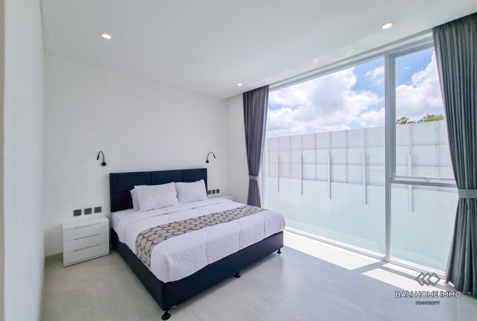 Five units 2 bedroom villa for sale in Bali Batu Belig view 15