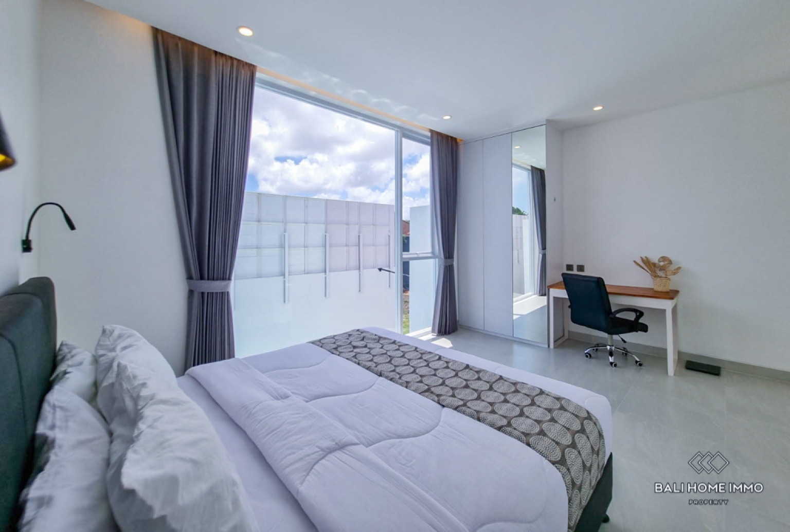 Five units 2 bedroom villa for sale in Bali Batu Belig view 16