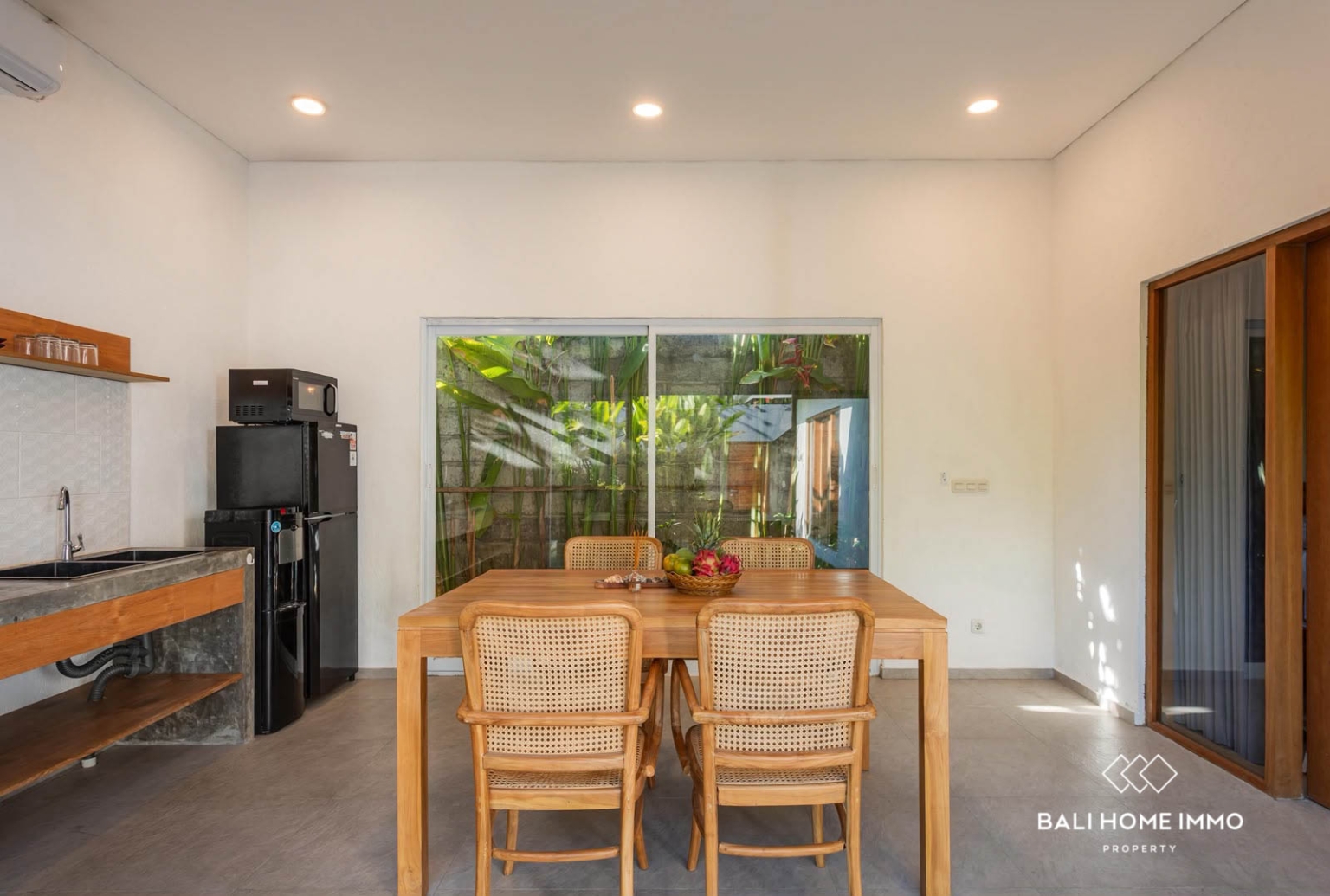 Flexible Investment Estate In Padonan : 6 Units Guest House + 1 Unit Private Villa view 2