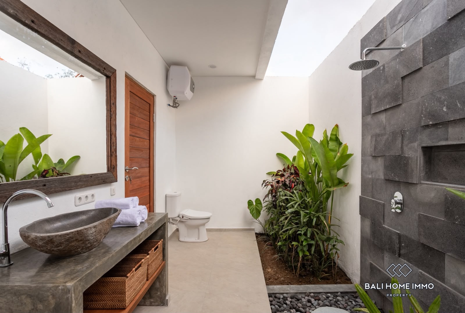 Flexible Investment Estate In Padonan : 6 Units Guest House + 1 Unit Private Villa view 14