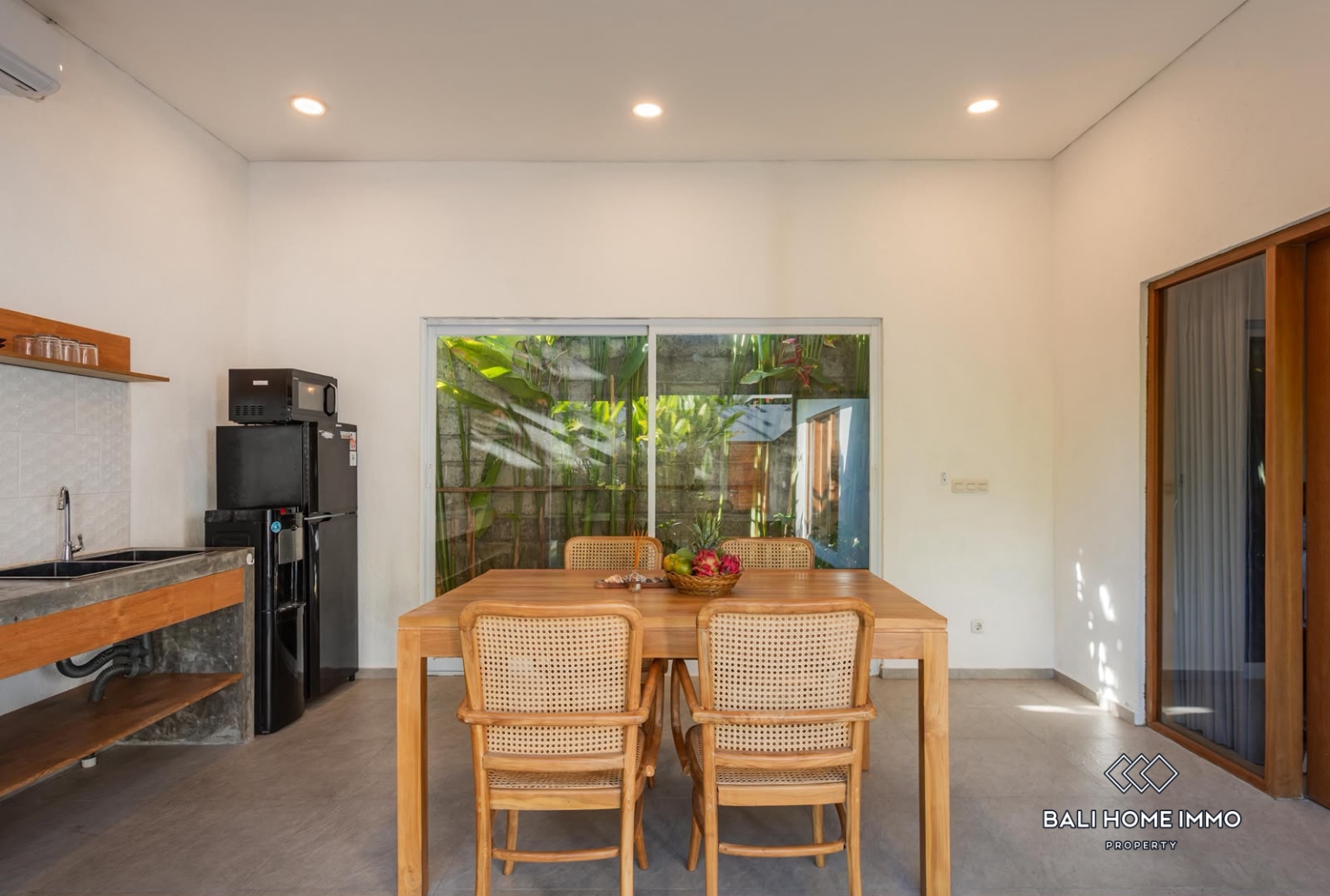Flexible Investment Estate In Padonan : 6 Units Guest House + 1 Unit Private Villa view 3