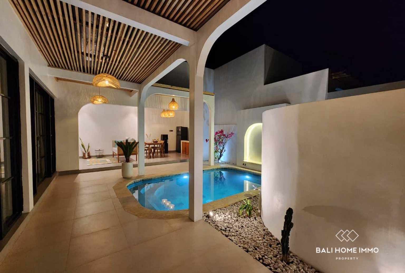 Freehold 2 Bedroom & 1 Bedroom Villas with Vacant Land for Development in Lovina view 14