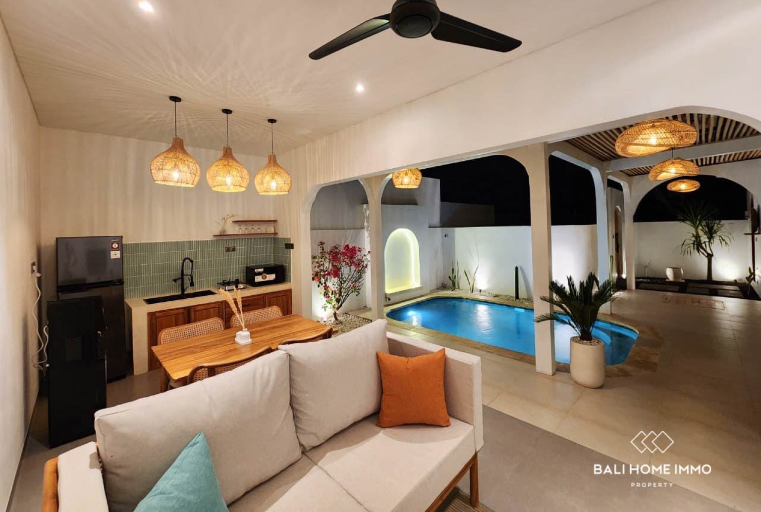 Freehold 2 Bedroom & 1 Bedroom Villas with Vacant Land for Development in Lovina view 4